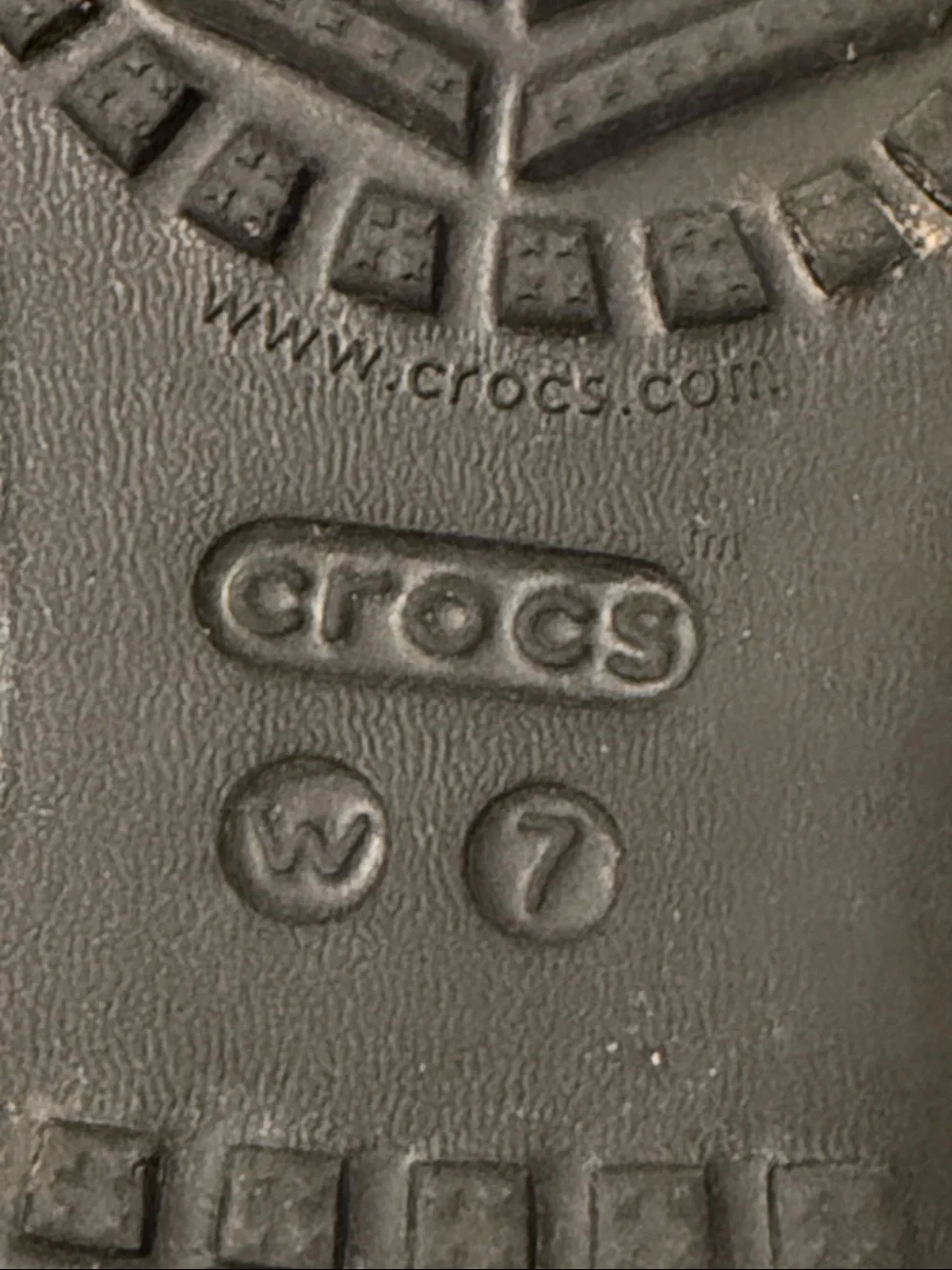 Crocs black & animal print flip-flops (W 7) - EUC! - Picture 9 of 9